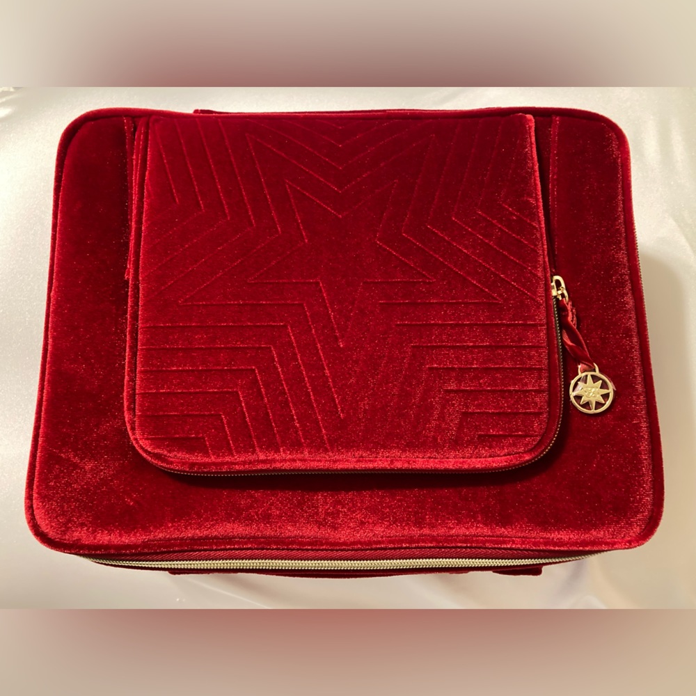 Estée Lauder Red Velveteen Beauty Makeup/Train Case NWOT